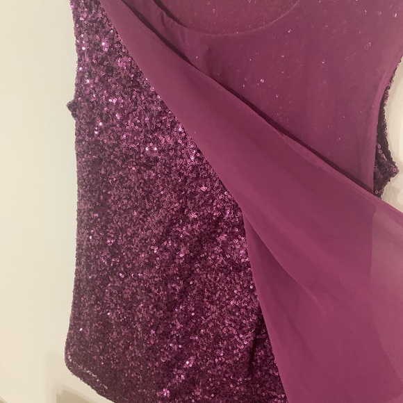 2/$25 Le Chateau sequinned burgundy top EUC - Picture 2 of 4